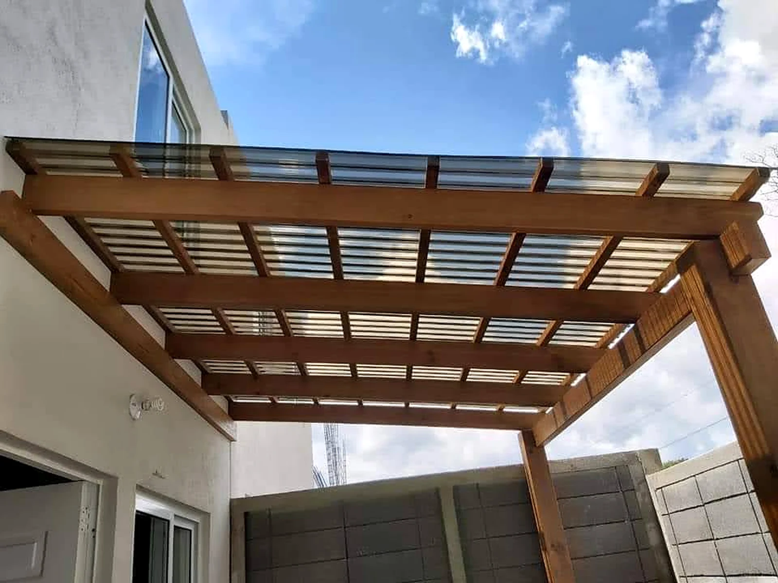 Pérgolas de madera tratada